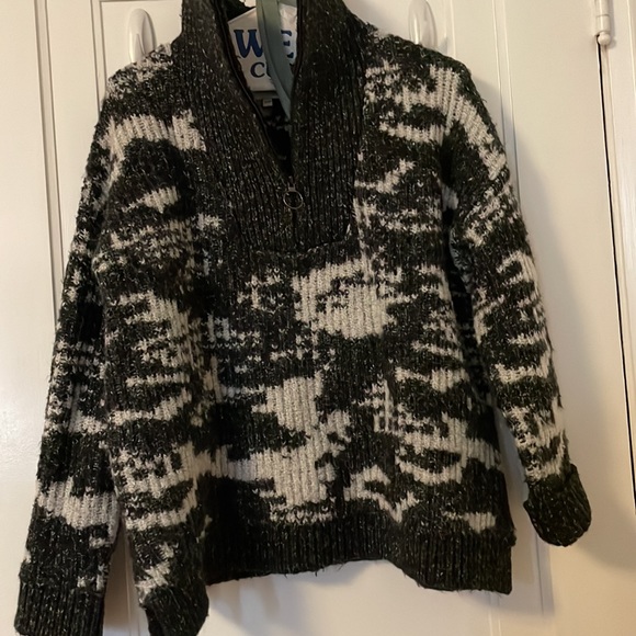 JOHN + JENN 1/4 Zip Knit Sweater - Picture 4 of 7